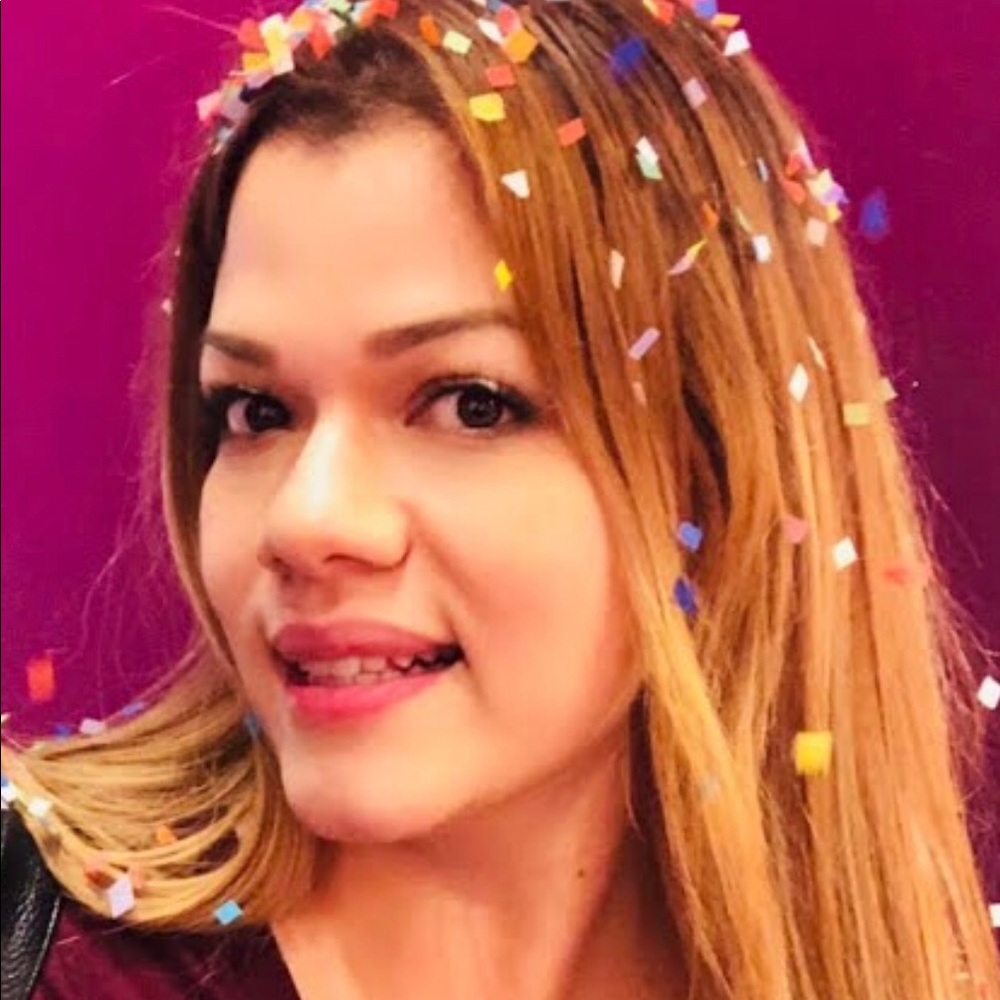 Meet your Posher, Mayely